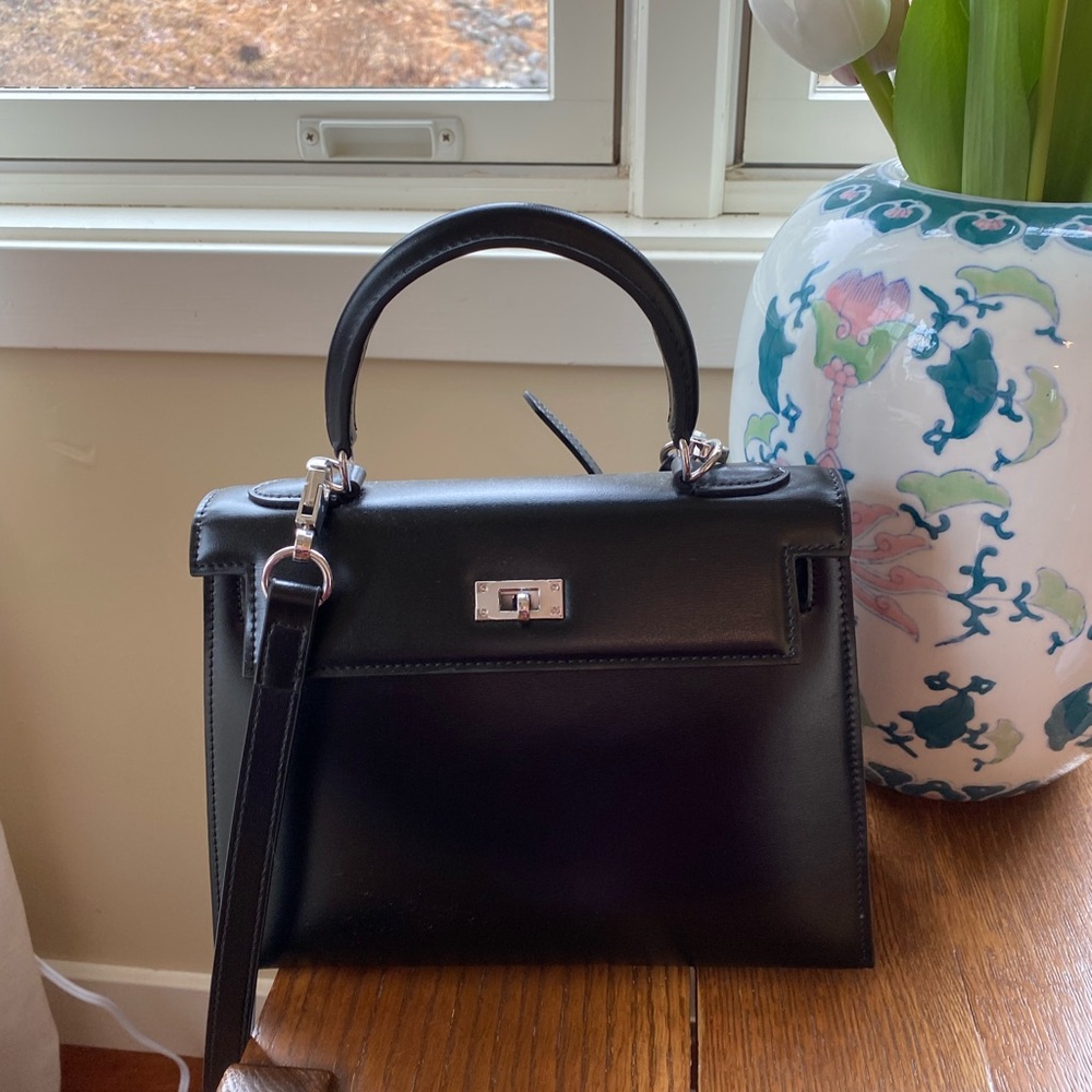 Black Leather (mini-Kelly style) Handbag - Picture 5 of 9